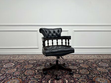 Klassiek-Engels-Antiek-Oud-Vintage-Chesterfield-Bureaustoel-Captain-Chair-Zwart-Leder