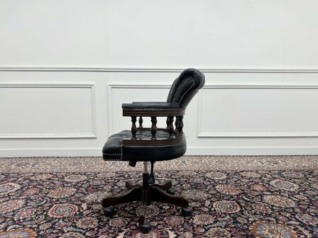 Klassiek-Engels-Antiek-Oud-Vintage-Chesterfield-Bureaustoel-Captain-Chair-Zwart-Leder
