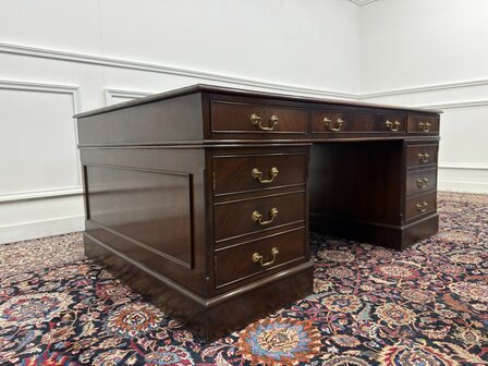 Klassiek-Engels-Antiek-Oud-Vintage-Chesterfield-Bureau-Desk-Partnerdesk-Olijf-Groen-Leder