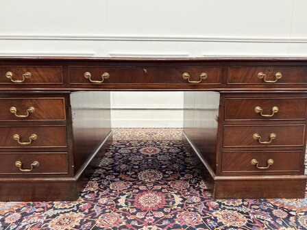 Klassiek-Engels-Antiek-Oud-Vintage-Chesterfield-Bureau-Desk-Partnerdesk-Olijf-Groen-Leder