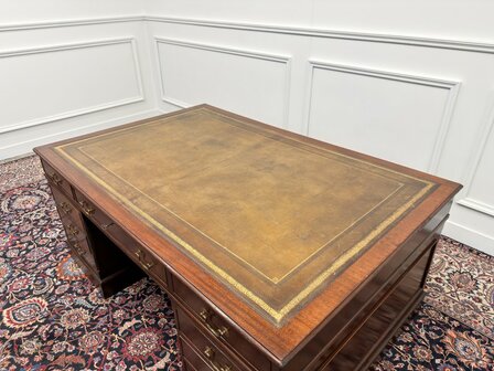 Klassiek-Engels-Antiek-Oud-Vintage-Chesterfield-Bureau-Desk-Partnerdesk-Olijf-Groen-Leder