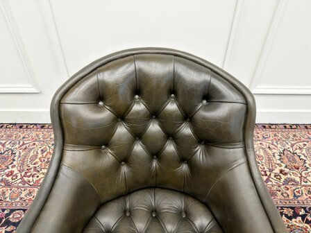 Klassiek-Engels-Antiek-Oud-Vintage-Wade-Chesterfield-Bureaustoel-Captain-Chair-Olijfgroen-Leder
