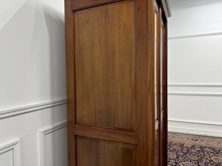 Klassiek-Engels-Oud-Antiek-Chesterfield-Vintage-Kledingkast-Kast