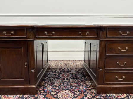 Klassiek-Engels-Oud-Antiek-Chesterfield-Vintage-Bureau-Desk-Partnerdesk-Groen-Leder