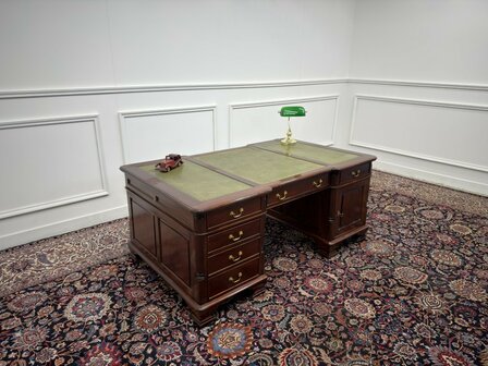 Klassiek-Antiek-Engels-Oud-Chesterfield-Bureau-Desk-Partnerdesk-Groen-Leder-Ingelegd