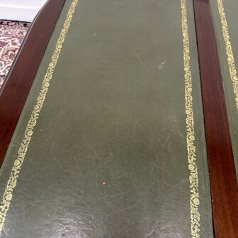 Klassiek-Engels-Antiek-Oud-Vintage-Bureau-Desk-Schrijftafel-Groen-Leder
