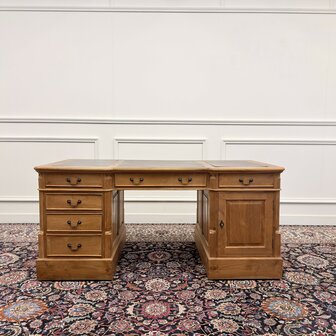 Klassiek-Antiek-Engels-Oud-Chesterfield-Teakhouten-Teak-Bureau-Bruin-Leder