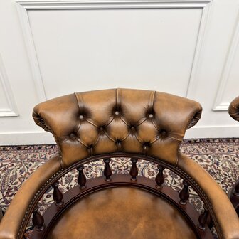 Klassiek-Engels-Antiek-Oud-Vintage-Springvale-Chesterfield-Set-Stoelen-Bureaustoel-Captain-Chair-Bruin-Cognac-Leder