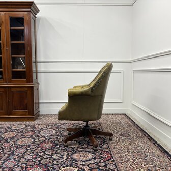 Engels-Klassiek-Oud-Antiek-Vintage-Chesterfield-Bureaustoel-Director-Directors-Chair-Groen-Leder