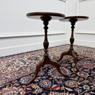 Klassiek-Oud-Antiek-Engels-Chesterfield-Vintage-Set-Sidetable-Side-Table-Drumtafel-Bijzettafel