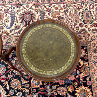 Klassiek-Oud-Antiek-Engels-Chesterfield-Vintage-Set-Sidetable-Side-Table-Drumtafel-Bijzettafel