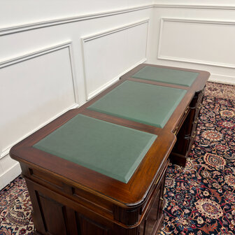 Klassiek-Engels-Oud-Antiek-Vintage-Chesterfield-Bureau-Desk-Groen-Leder