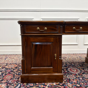 Klassiek-Engels-Oud-Antiek-Vintage-Chesterfield-Bureau-Desk-Groen-Leder