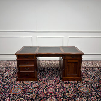 Klassiek-Engels-Oud-Antiek-Chesterfield-Vintage-Bureau-Desk-Partnerdesk-Zwart-Leder