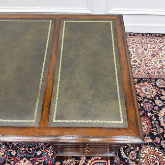 Klassiek-Antiek-Engels-Oud-Vintage-Chesterfield-RAC-Royal-Antique-Collection-Bureau-Desk-Groen-Leder
