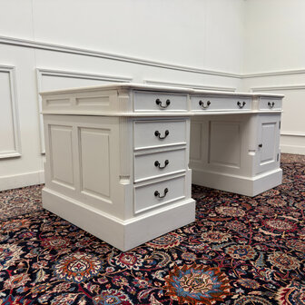 Klassiek-Antiek-Engels-Oud-Vintage-Chesterfield-Wit-Witte-Set-Bureau-Desk-Zwart-Leder-met-Bureaustoel-President-Chair