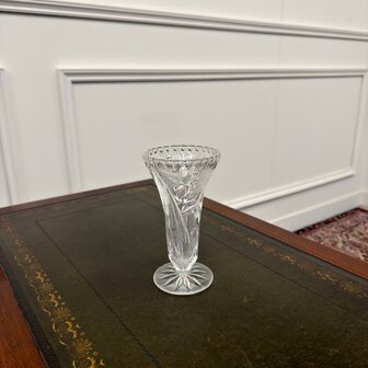 Art-Nouveau-crystal-vase-1