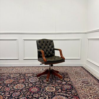 Klassiek-Engels-Antiek-Oud-Vintage-Chesterfield-Bureaustoel-President-Chair-Olijf-Groen-Leder