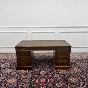 Klassiek-Engels-Antiek-Oud-Vintage-Chesterfield-Eiken-Eichholtz-Bureau-Desk