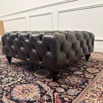 Grote-Bruine-Chesterfield-Hocker-5