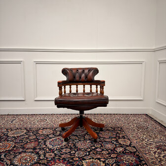 Klassiek-Engels-Antiek-Oud-Vintage-Chesterfield-Bureaustoel-Captain-Chair-Oxblood-Leder