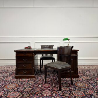 Klassiek-Engels-Antiek-Oud-Vintage-Chesterfield-Bureau-Desk-Partnerdesk-Set-Zwart-Leder-Met-Stoelen