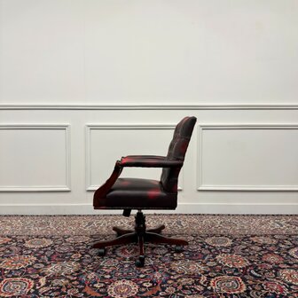 Klassiek-Engels-Antiek-Vintage-Chesterfield-Bureaustoel-President-Chair-Oxblood-Rood-Leder