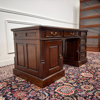 Klassiek-Engels-Antiek-Vintage-Chesterfield-Bureau-Desk-Groen-Leder