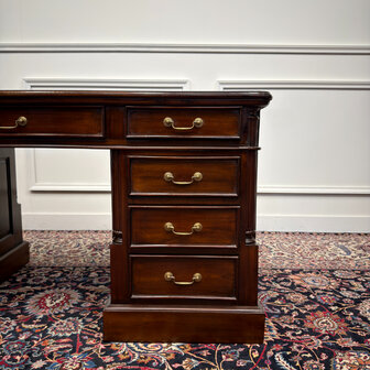 Klassiek-Engels-Antiek-Vintage-Chesterfield-Bureau-Desk-Groen-Leder