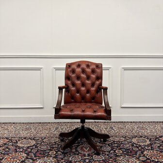 Klassiek-Engels-Antiek-Oud-Vintage-Chesterfield-Bureaustoel-President-Chair-Rood-Leder