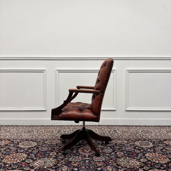 Klassiek-Engels-Antiek-Oud-Vintage-Chesterfield-Bureaustoel-President-Chair-Rood-Leder