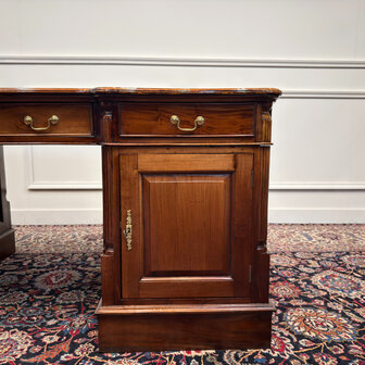 Klassiek-Oud-Antiek-Engels-Vintage-Chesterfield-Bureau-Desk-Partnerdesk-Bordeaux-Rood-Leder