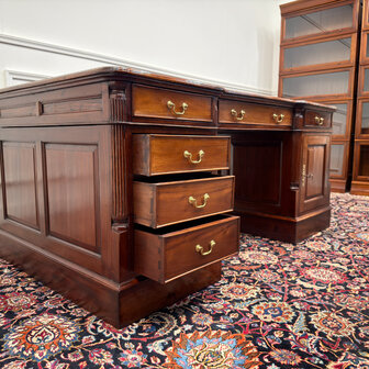Klassiek-Oud-Antiek-Engels-Vintage-Chesterfield-Bureau-Desk-Partnerdesk-Bordeaux-Rood-Leder