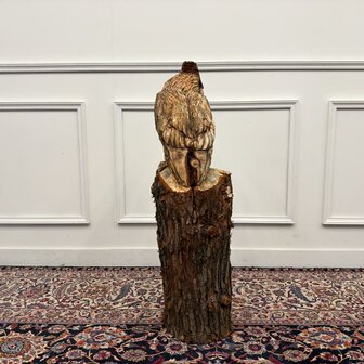 Groot-houtsnijwerk-kunstwerk-uil-op-boomstam-met-oren-8