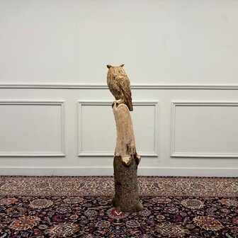 houtsnijwerk-kunstwerk-tuinbeeld-uil-op-boomstam-met-oren-6