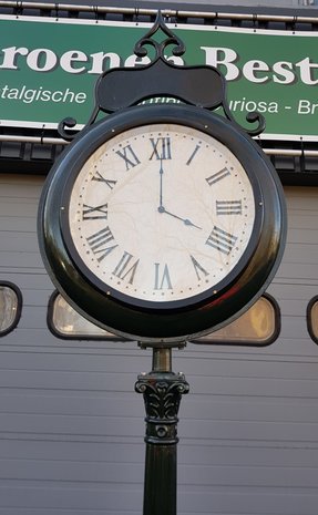 Staande-stationsklok-klok-buiten-Engels-Klassiek-Nostalgisch-Klok-op-voet-pilaar-1