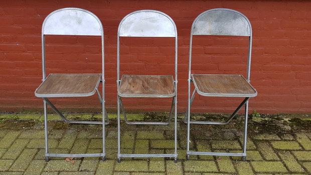ODA-design-klapstoelen-klapstoel-industrieel-hout-metaal-stoel