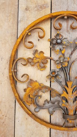 Rond-smeedijzer-element-decoratie-oranment-met-bloemen-poort-hekwerk-deur-balkon-1