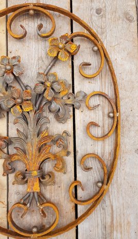 Klassiek-ovaal-smeedijzer-element-decoratie-oranment-met-bloemen-poort-hekwerk-deur-balkon-2