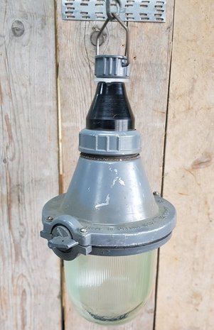 Antieke-oude-industriele-hanglamp-met-glas-vintage-retro-stoer-2