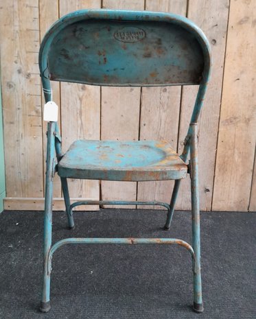 Industriele-metalen-klapstoel-stoel-tuinstoel-met-patina-stoer-vintage-retro-4