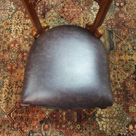 Klassieke-antieke-bureaustoel-stoel-van-hout-en-leder-8