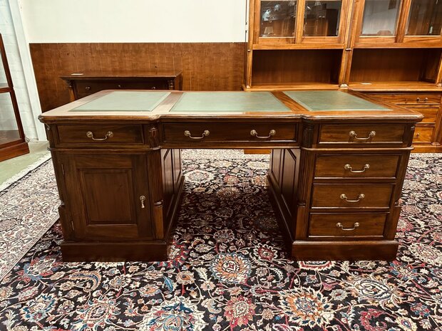 Klassiek-Antiek-Engels-Engelse-Chesterfield-Bureau-Desk-Partnerdesk-3