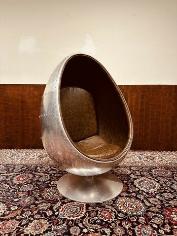 Aviator-Egg-Chair-Fauteuil