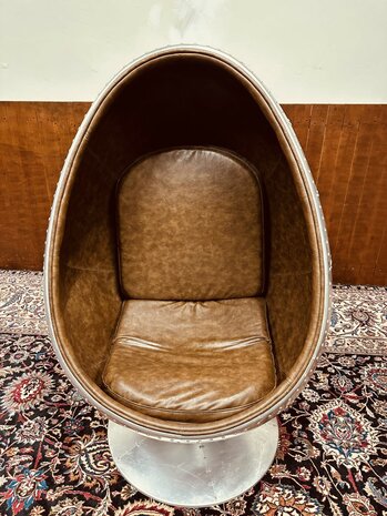 Aviator-Egg-Chair-Fauteuil