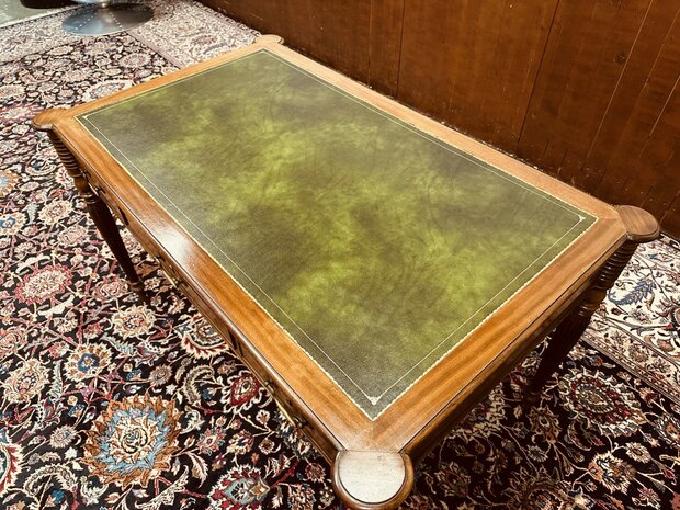 Klassiek-Engels-Antiek-Chesterfield-Schrijftafel-Bureau