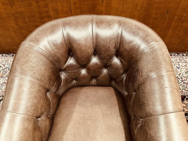 Klassiek-Engels-Chesterfield-Springvale-Fauteuil-Byron-Tub-Chair