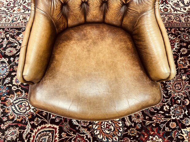 Klassiek-Engels-Antiek-Chesterfield-Fauteuil