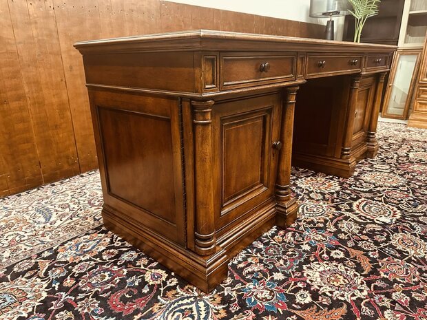 Klassiek-Antiek-Engels-Thomasville-Bureau