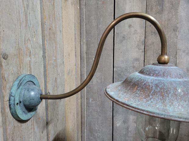 Landelijke-klassieke-koperen-stallamp-buitenlamp-met-patina-wandlamp-9